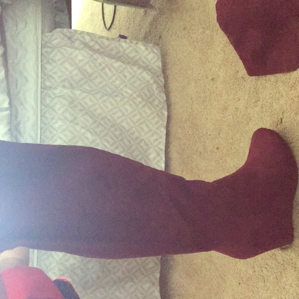 Burgundy shoes !
